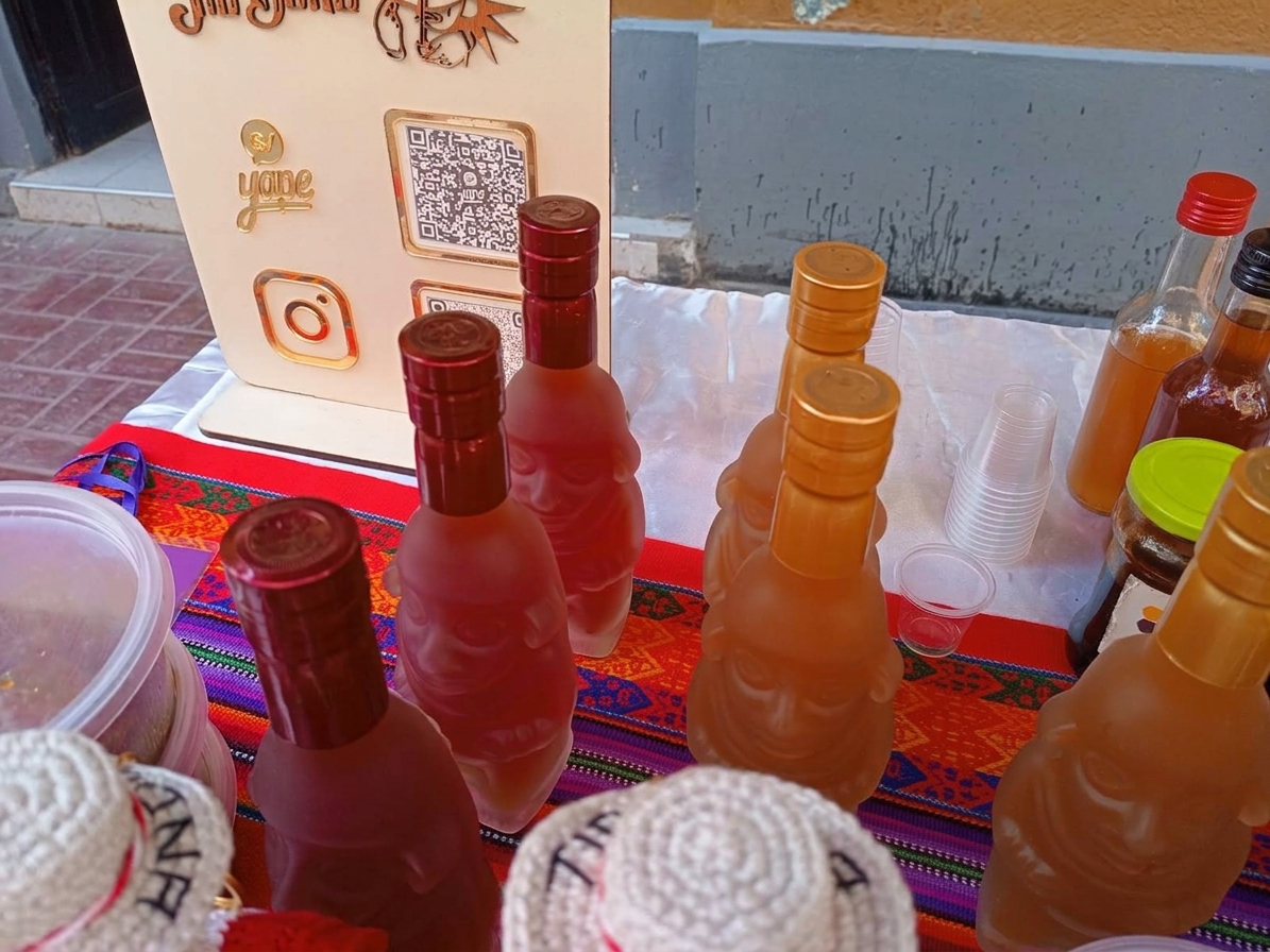 Cócteles y licores Tío Dona En.U.R.L